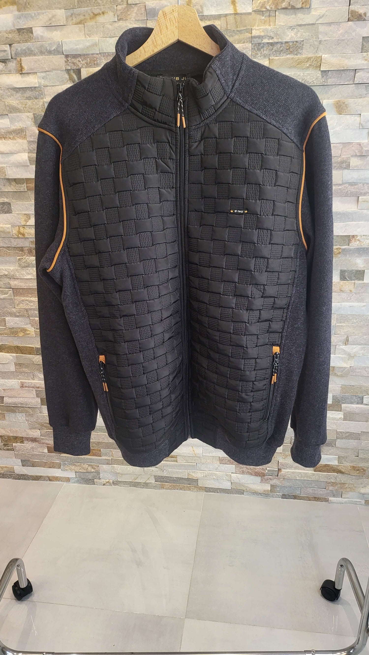 Veste CLUB JU : Le style qui tient chaud