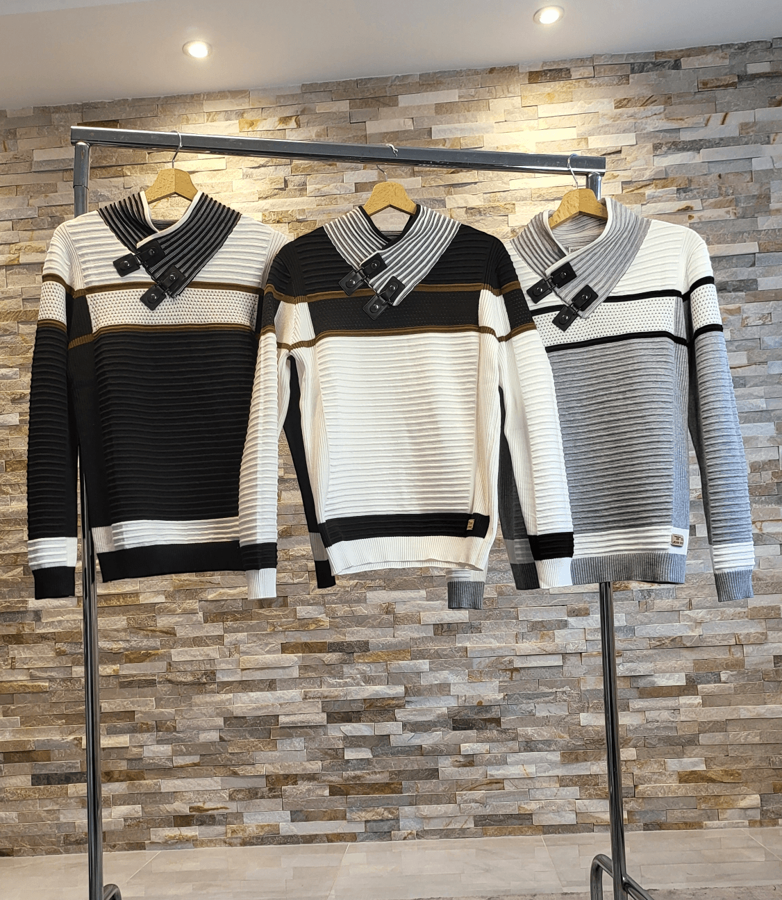 Pull JEANS YESED : Pulls à Grand Col inspirées de l'Italie